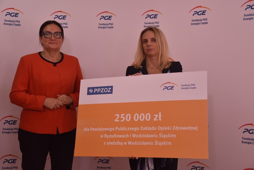 Fundacja PGE Energia Ciepła przekazała 250 tys. zł...