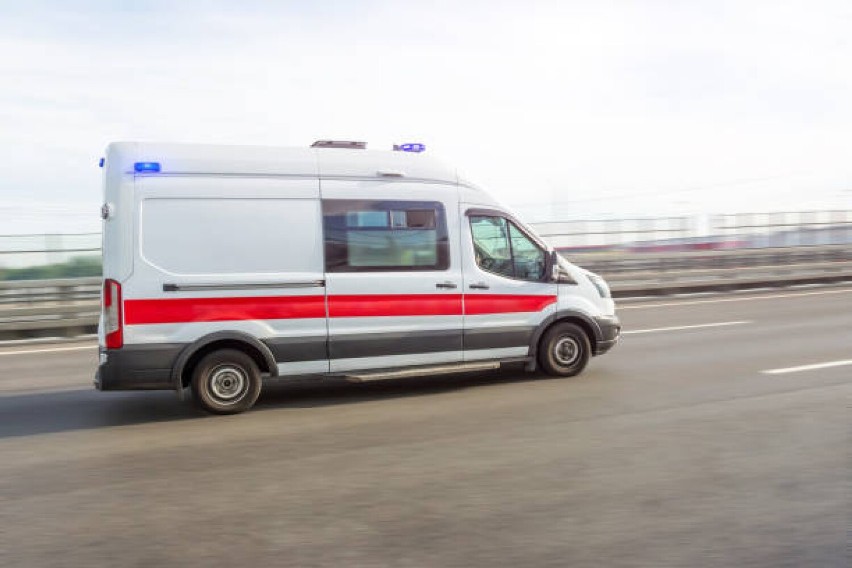 Wypadek na quadzie w Gliwicach. 37-letni mieszkaniec Chorzowa wpadł do rowu. Z poważnymi obrażeniami ciała trafił do szpitala