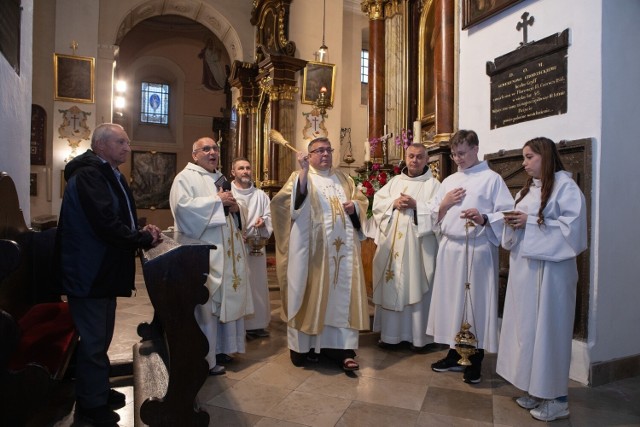 W piątek, 9 czerwca, w Sanktuarium Mirowskim poświęcono świeżo odrestaurowaną kaplicę południową.