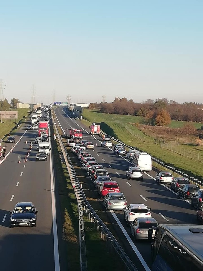 Wypadek i kolizja na autostradzie A4. Duże utrudnienia w kierunku Krakowa i Rzeszowa [ZDJĘCIA]