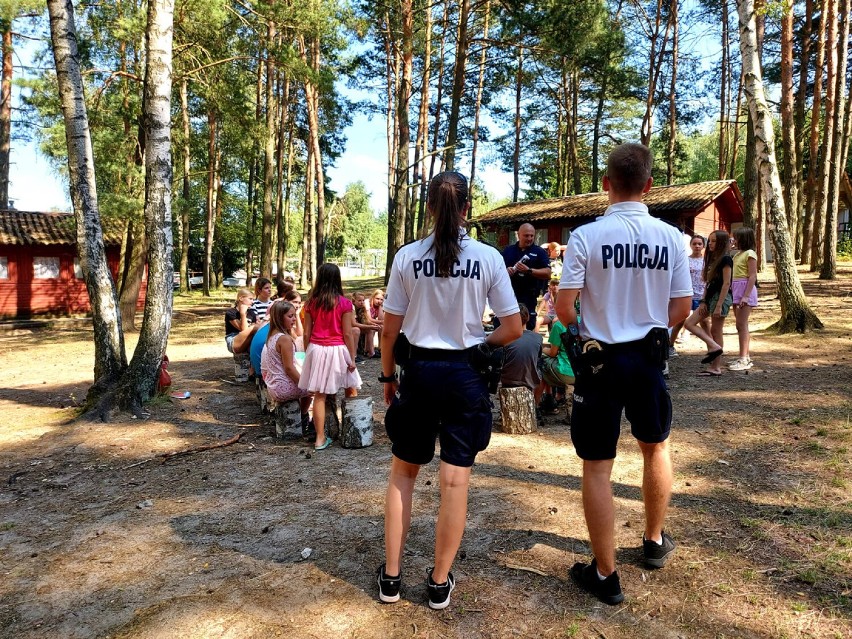 Policyjne kontrole letnich obozowisk nad Zalewem...