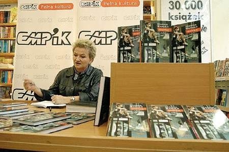 Hanna Bakuła podpisywała w łódzkim Empiku swą najnowszą książkę.