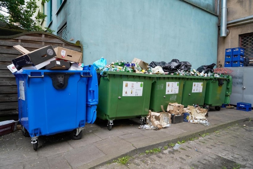 Śródmieście Gdańska tonie w śmieciach - taki obraz miasta...