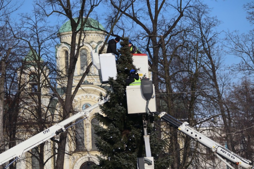 Demontaż świątecznych dekoracji w Częstochowie