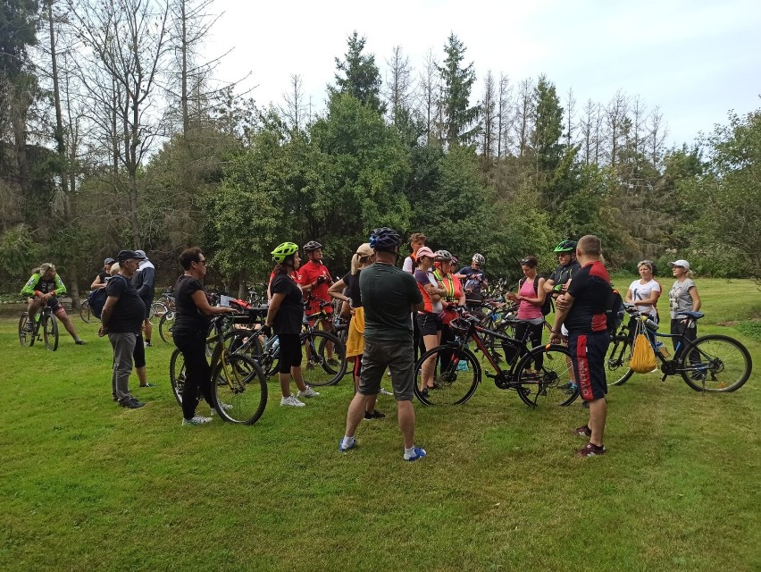 Ponad 30 km pokonali uczestnicy ciekawego rajdu rowerowego...