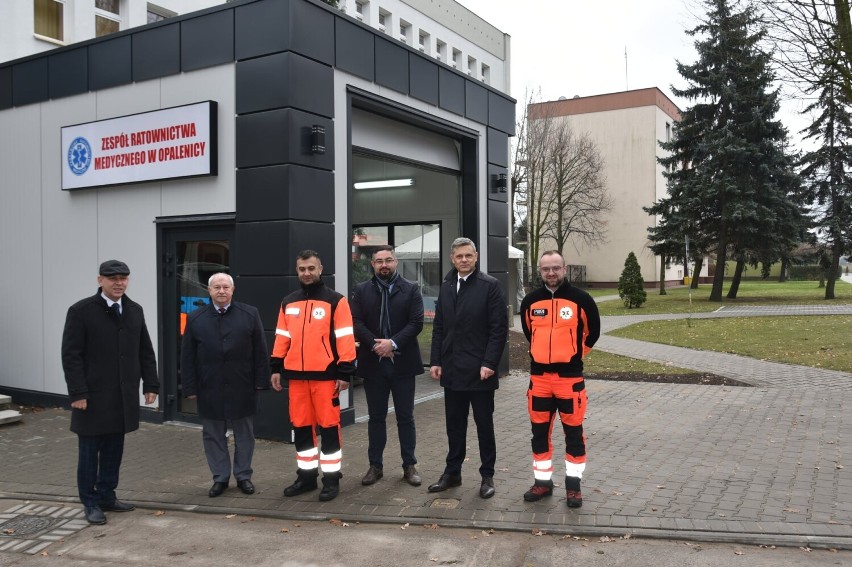 Burmistrz Opalenicy, Tomasz Szulc oficjalnie przekazał klucze do nowego garażu dla karetki!