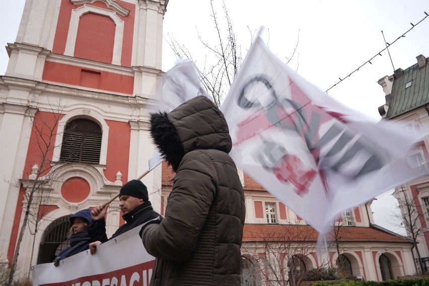 Członkowie STOP NOP chcą, by radni miejscy przyjęli uchwałę...