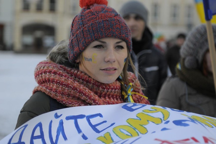 Zdjęcie z manifestacji Ukraińców na bydgoskim Starym Rynku.