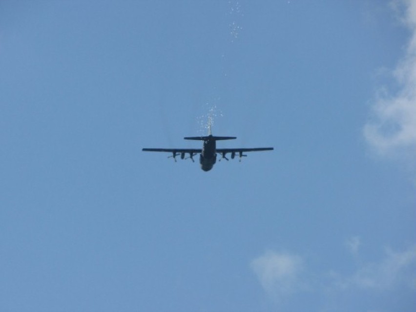 Transportowiec C-130 Herkules nad stolicą pojawił się tuż...
