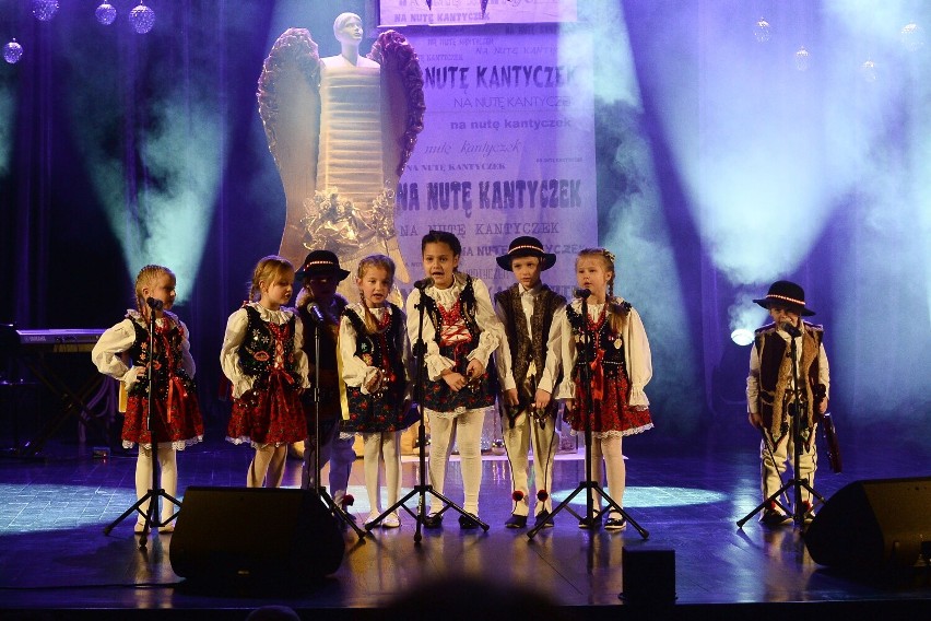 W Jasielskim Domu Kultury odbył się koncert laureatów XXIX...