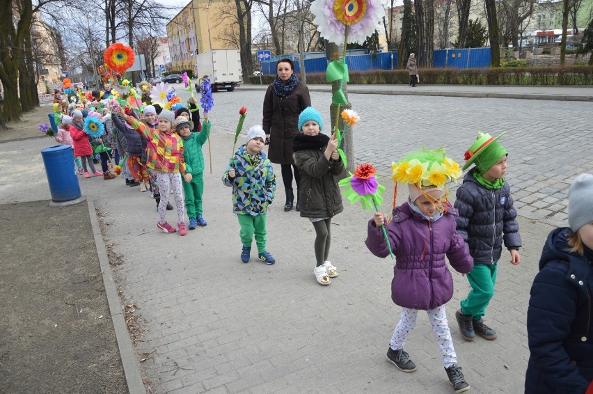 Dzieci powitały wiosnę w Głogowie [FOTO]
