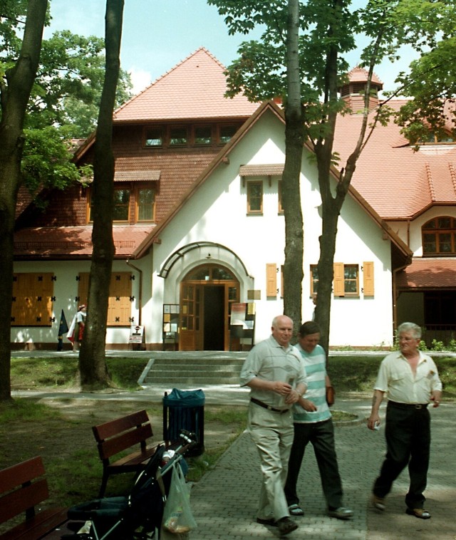 Jak zmieniła się słynna dzielnica Katowic na przestrzeni ostatnich 20 lat? Zajrzyjcie do galerii i powspominajcie razem z nami. Zobacz kolejne zdjęcia. Przesuwaj zdjęcia w prawo - naciśnij strzałkę lub przycisk NASTĘPNE