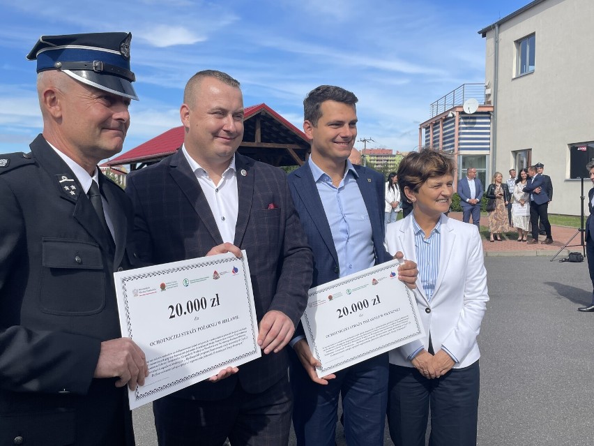 Wręczenie czeków dla strażaków OSP z regionu wałbrzyskiego w...