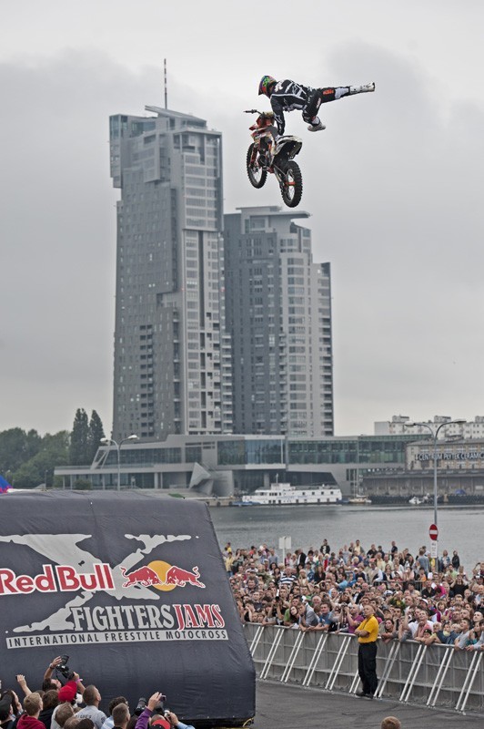 Gdynia: Red Bull X-Fighters World Tour. Warszawski Deszcz i Planet LUC oraz skoki motocyklistów