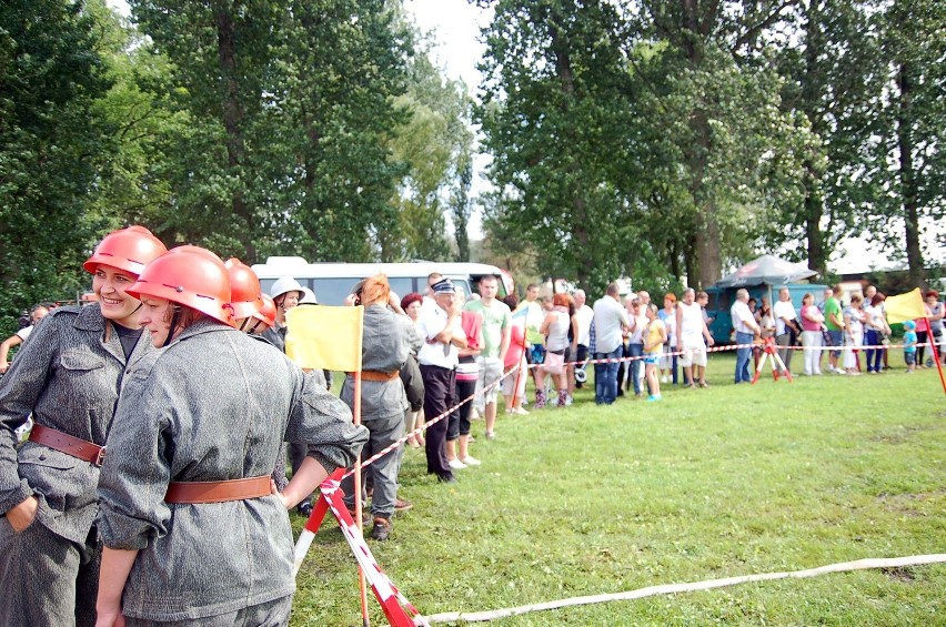 Zbąszyń. Zawody Strażackie. Sikawki konne.