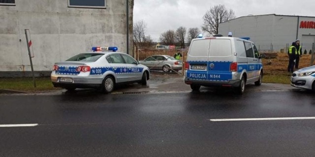 Policjanci próbowali zatrzymać kierowcę audi na granicy Kobylnicy i Słupska
