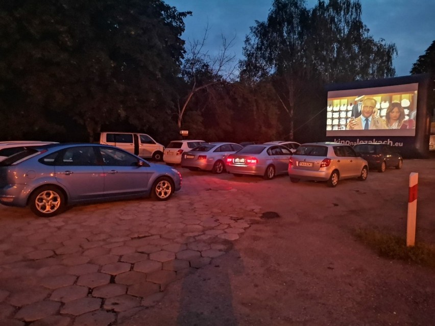 Pierwszy seans kina samochodowego w Wągrowcu za nami 