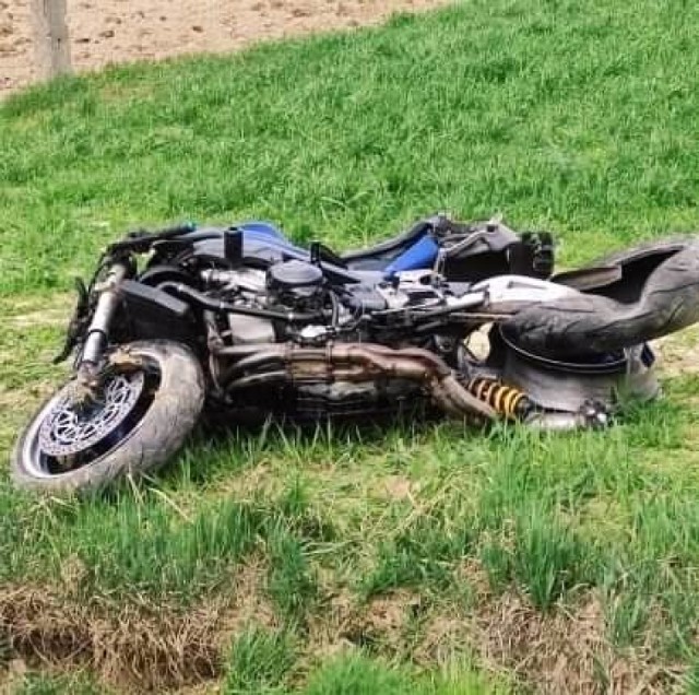 Do wypadku motocyklisty doszło w Lgocie Gawronnej

Zobacz kolejne zdjęcia. Przesuwaj zdjęcia w prawo - naciśnij strzałkę lub przycisk NASTĘPNE