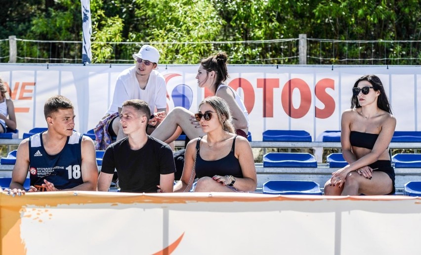 PGNiG Summer Superliga. Piękne piłkarki ręczne grały na gdańskiej plaży. Te zdjęcia trzeba zobaczyć GALERIA