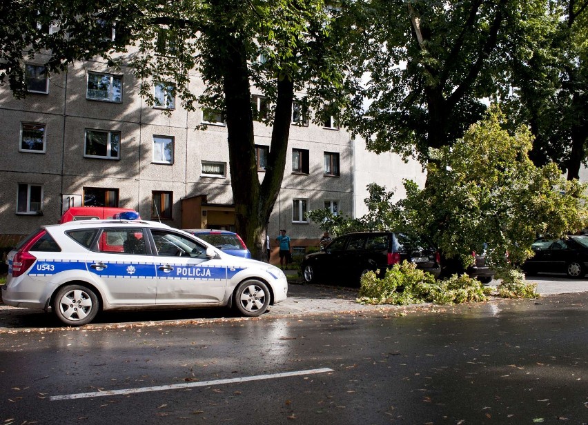 15-minutowa nawałnica narobiła zamieszania. Trwa sprzątanie i liczenie strat