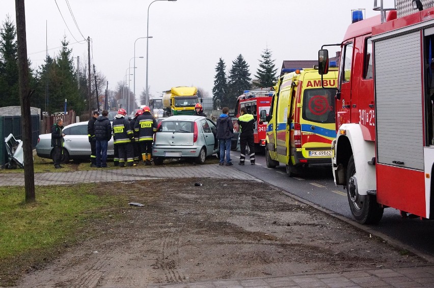 Wypadek w Kaliszu. Zderzenie dwóch aut na ulicy Warszawskiej [FILM, FOTO]