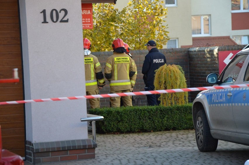 Służby postawione na nogi. Wszedł do kancelarii komorniczej na Kossaka i zostawił podejrzaną kopertę