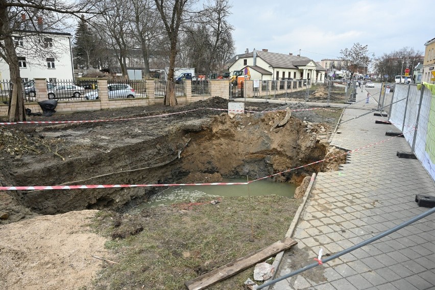 Nowa fontanna, pergole, dużo zieleni będą w centrum Kielc. Ruszyła inwestycja na placu Świętego Wojciecha i ulicy Bodzentyńskiej