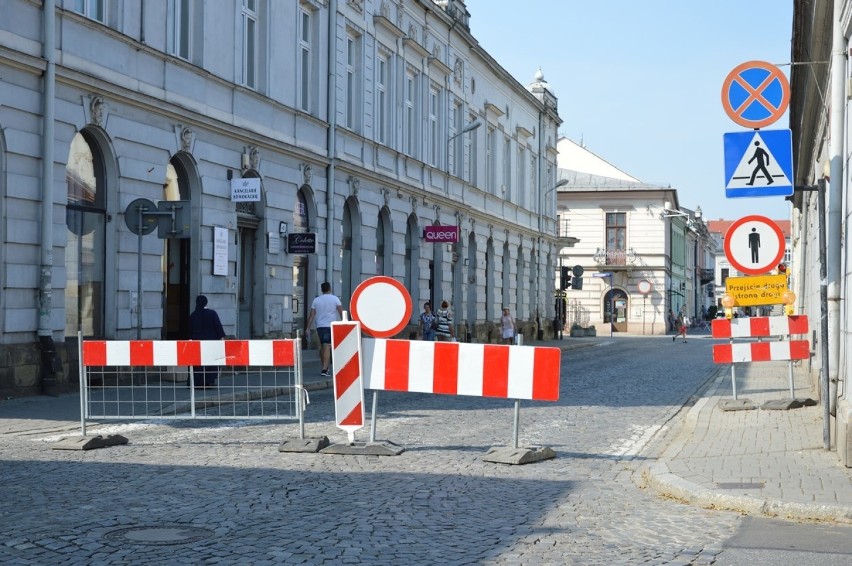 Trzeci etap remontu nawierzchni wokół Rynku. Zmiana organizacji ruchu 