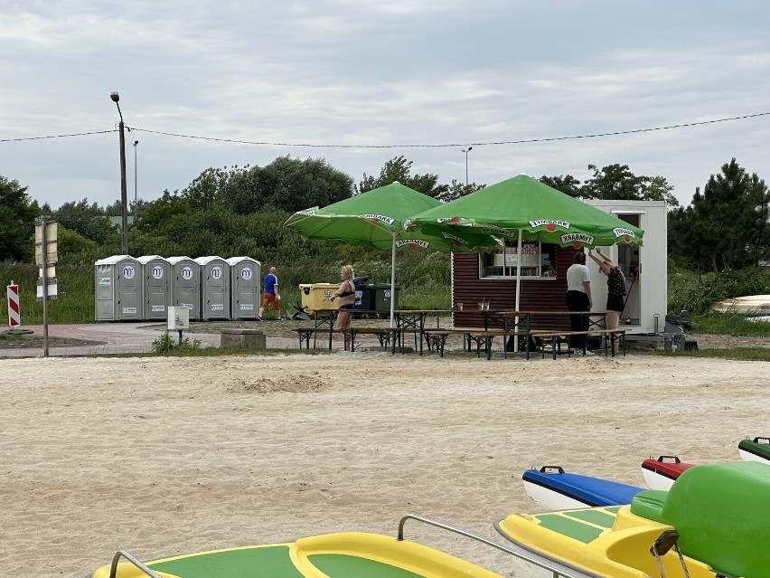 Kąpielisko Słoneczko znów otwarte. Mieszkańcy szukają ochłody, ratownicy strzegą bezpieczeństwa FILM, ZDJĘCIA