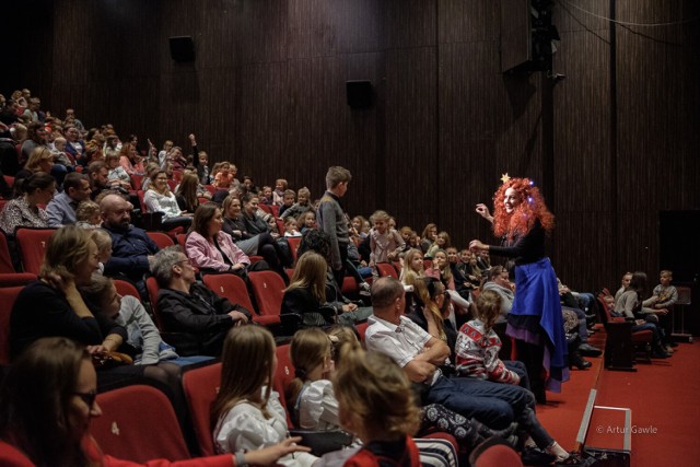 „Pożarcie Królewny Bluetki” zainaugurowało tegoroczny, XIV Festiwal Mała Talia w Tarnowskim Teatrze. Premierowe przedstawienie miało miejsce w niedzielę (4 grudnia)