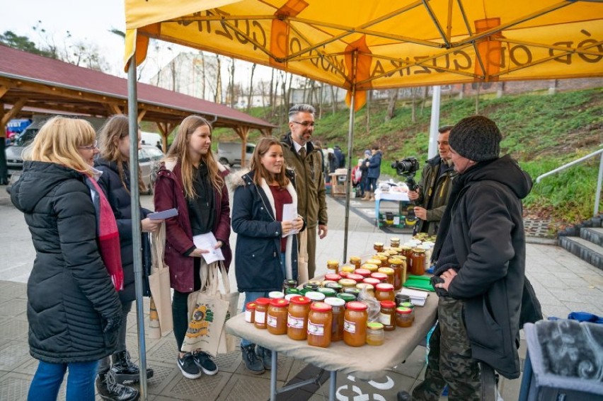 Sonda uliczna o ekologii na targowisku [ZDJĘCIA]