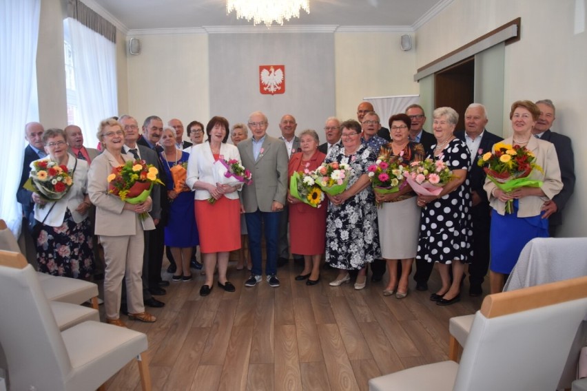 Złote gody w Wągrowcu. Dwanaście par odznaczonych medalami nadanymi przez Prezydenta RP