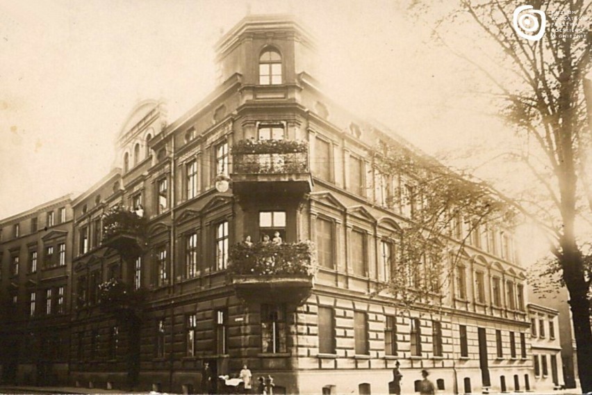 Ulica Wawrzyńca 25 – popularny Olimp. Tu mieszkał dr Trepiński. Pocztówka z lat 20-30. XX wieku
