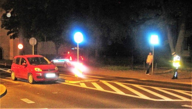 W Oświęcimiu, na ulicy Dąbrowskiego, samochód potrącił pieszego na oznakowanym przejściu