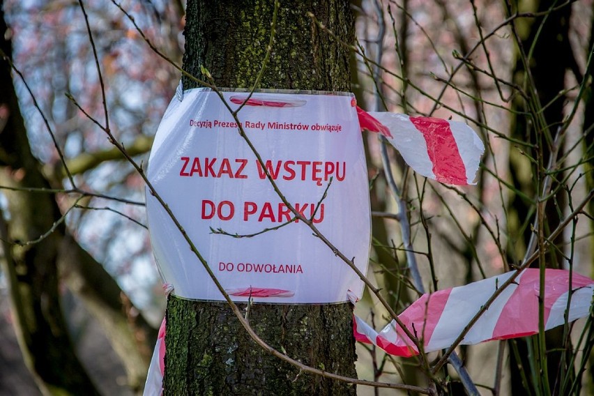 Pandemia koronawirusa: Zamknięte parki w Wałbrzychu i w Szczawnie-Zdroju (ZDJĘCIA)