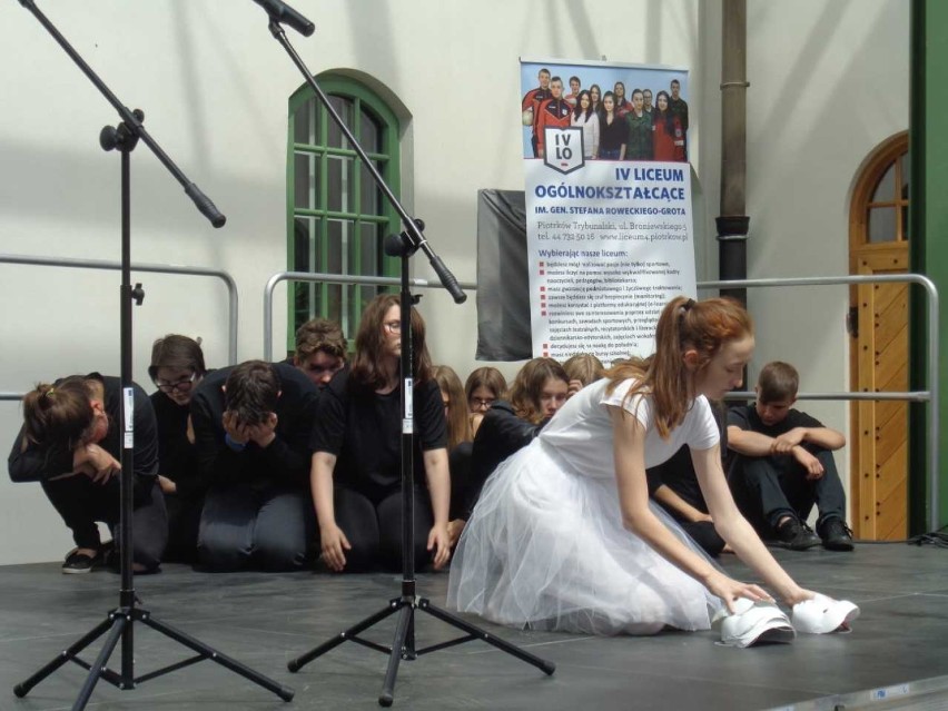 Grupa teatralna Inni zdobyła I miejsce na Festiwalu Różnorodnych Form Artystycznych GROT-ART w Piotrkowie [zdjęcia]