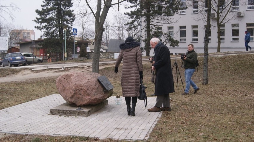 156. rocznica wybuchu powstania styczniowego. Złożenie kwiatów przy obelisku w Skierniewicach [ZDJĘCIA]