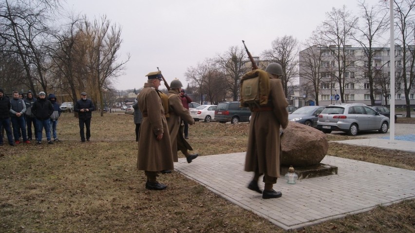 156. rocznica wybuchu powstania styczniowego. Złożenie kwiatów przy obelisku w Skierniewicach [ZDJĘCIA]