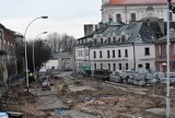 Trwają prace rewitalizacyjne na największych placach Starego Miasta. Zobacz, jak teraz wygląda Plac Stefanidesa i Plac Wolności  [ZDJĘCIA]