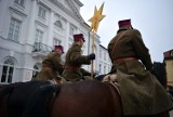 Orszak Trzech Króli w Płocku. Ulicami przeszli kolędnicy prowadzeni przez Gwiazdę Betlejemską [ZDJĘCIA]