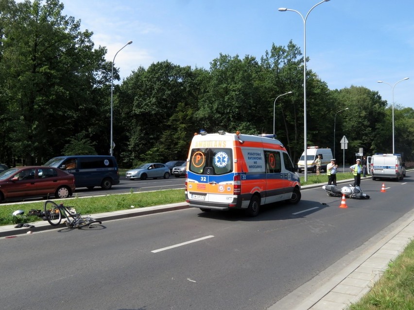 Wrocław: Rowerzysta potrącony przez motocyklistę (ZDJĘCIA)
