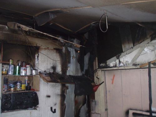 Po dojeździe na miejsce zdarzenia stwierdzono, że pali się jedna ze ścian garażu konstrukcji drewnianej obitej blachą. 

Pożar w Duranowie. Paliła się stodoła i budynek gospodarczy [zdjęcia]