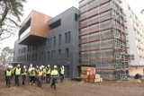 Rozbudowa szpitala na Bielanach w Toruniu. Zobacz, jak przebiegają prace! [ZDJĘCIA]