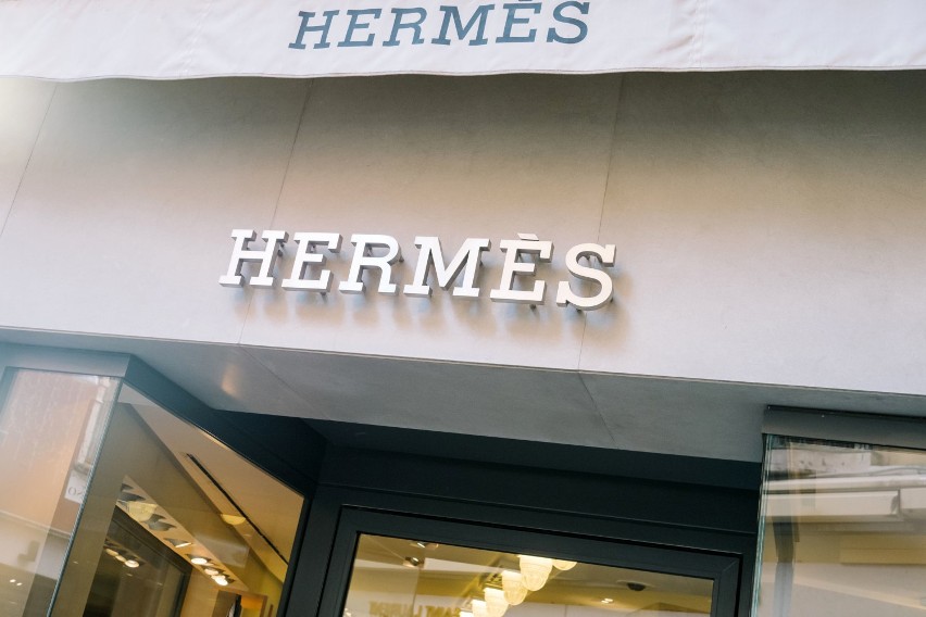 Hermes, Warszawa. Luksusowa aleja w Hotelu Europejskim...