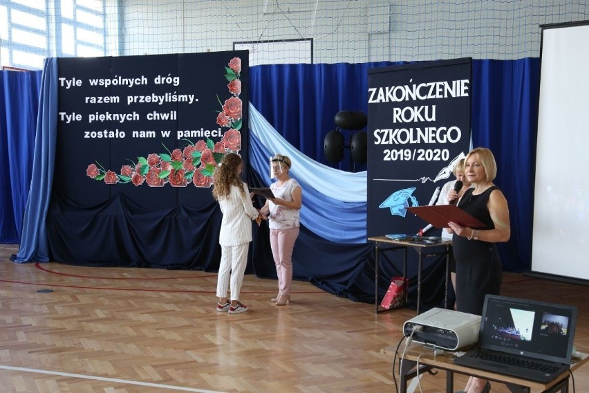 Zakończenie roku szkolnego w Szkole Podstawowej numer 14 w Ostrowcu Świętokrzyskim (WIDEO, zdjęcia)