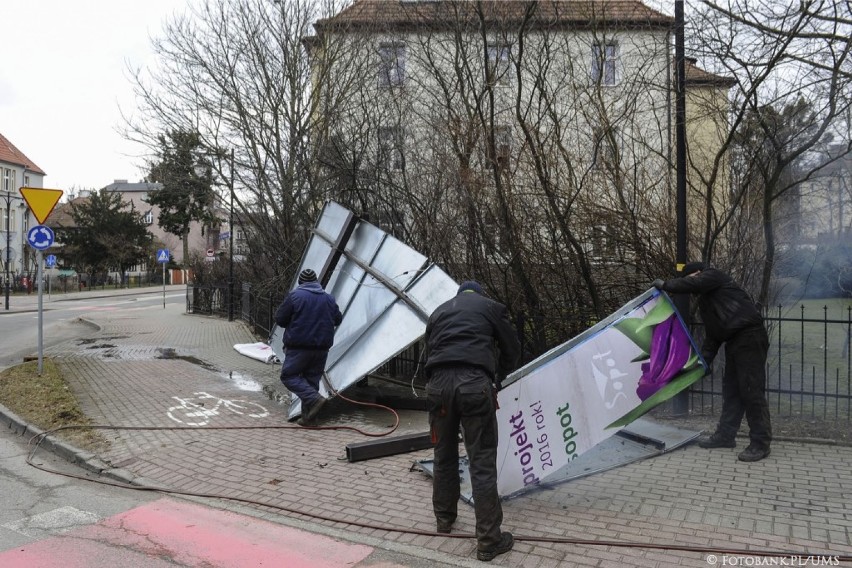 ZOBACZ, jak Sopot usuwa swoje billboardy z przestrzeni miejskiej [zdjęcia]