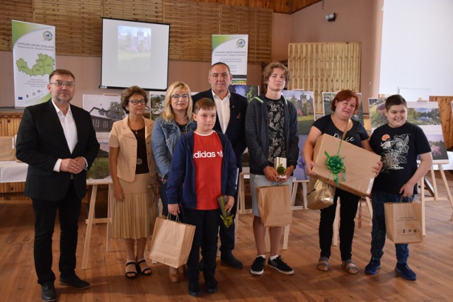 Wręczono nagrody w konkursach organizowanych przez Stowarzyszenie LGD Długosz Królewski