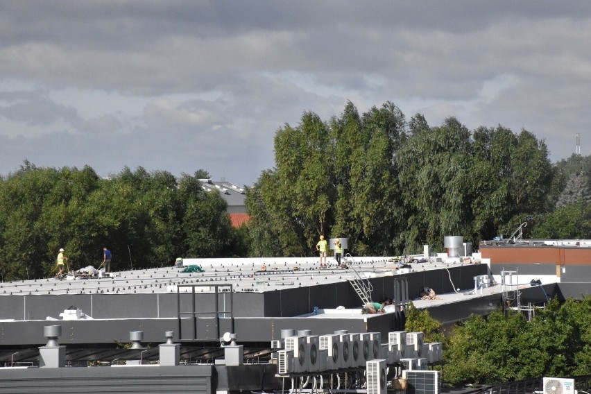 W Malborku powstał nowy park handlowy i wkrótce będzie otwarty. Inwestor przebudował skrzyżowanie na drodze krajowej 