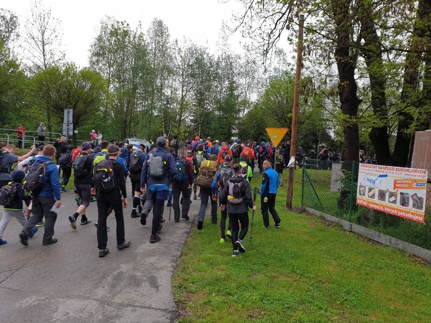 Kierat 2019. Andrzej Brandt i Marek Woźniczka razem wbiegli na metę maratonu