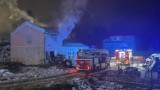 Pożar warsztatu przy Skoczylasa w Lęborku. W akcji sześć zastępów straży pożarnej